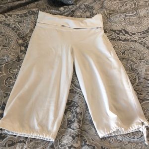 BeBe sport white Capri shorts